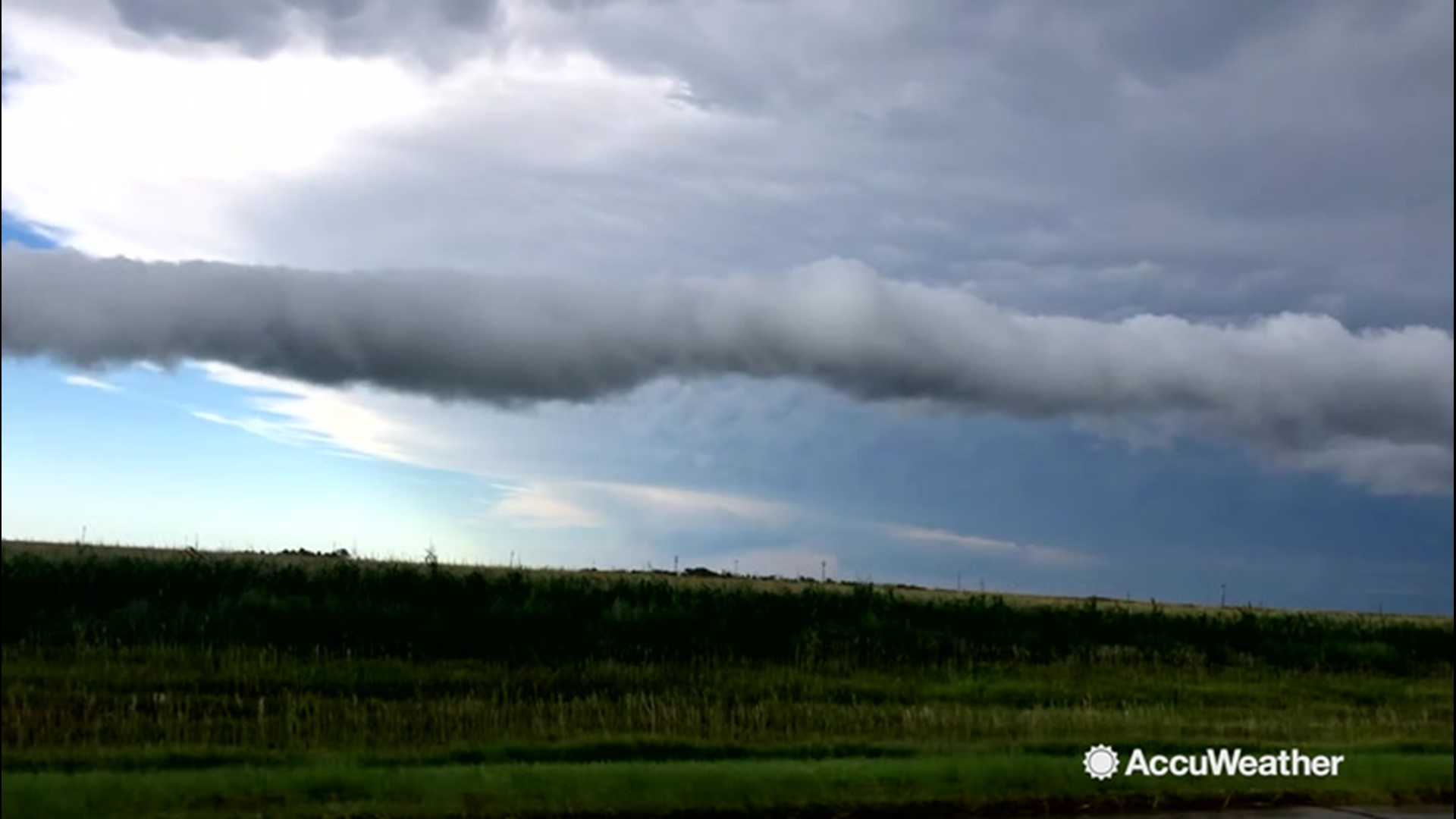 Reed Timmer teaches us what a rope cloud is and the conditions that create such a phenomenon.