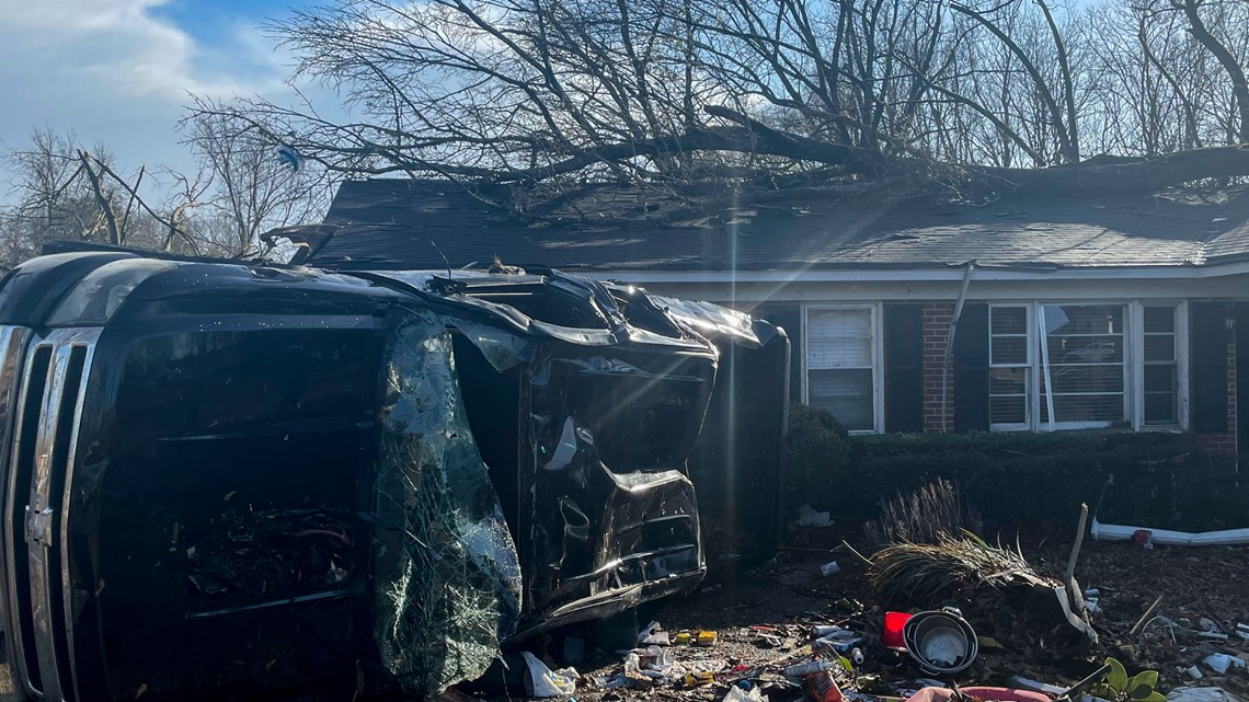 Tornado in Alabama damages homes, uproots trees - Vimarsana News