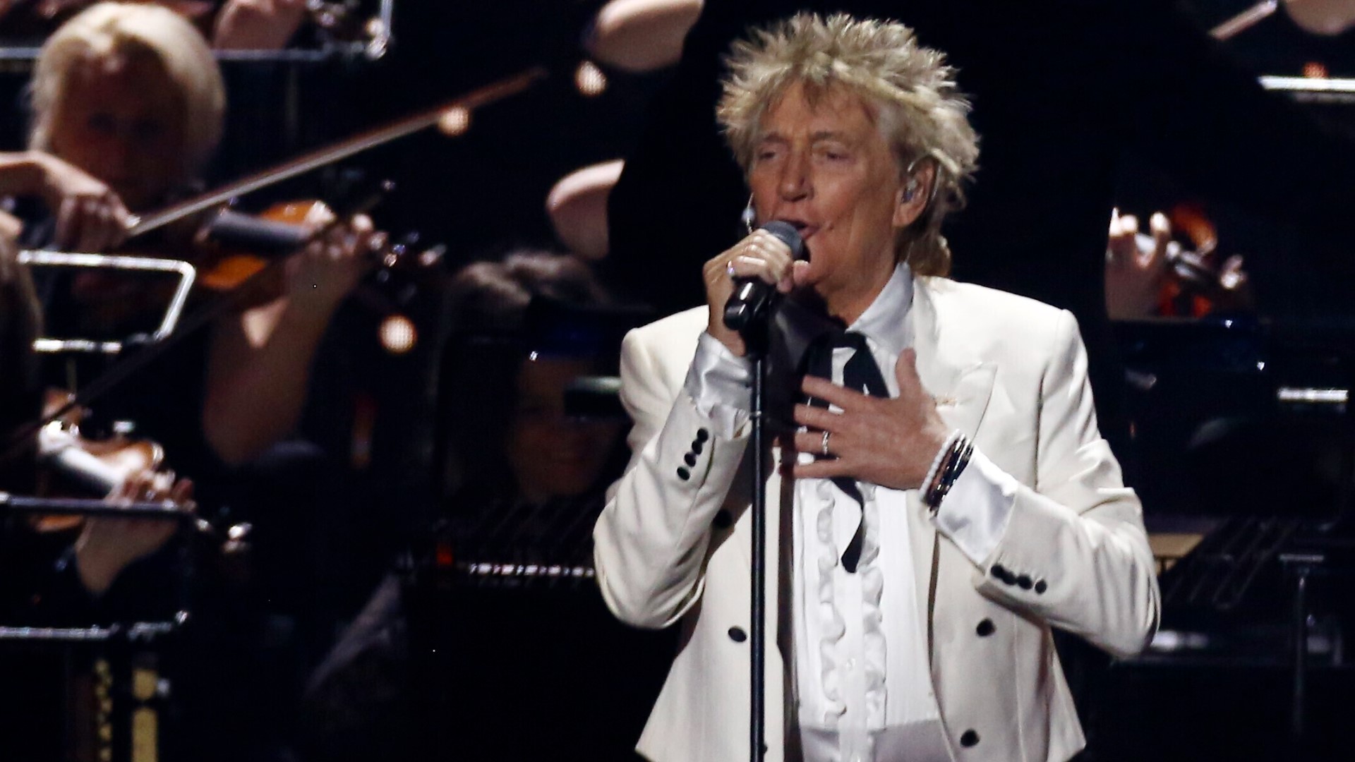 Rod Stewart's "One Last Time" tour is coming to the Moody Center in March.