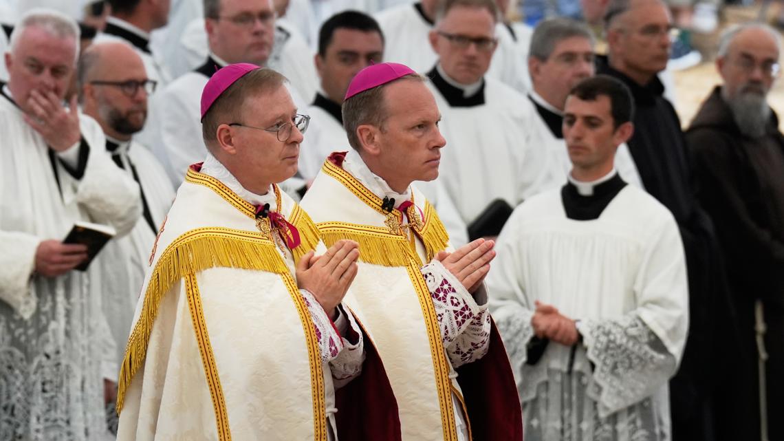 Traditionalist Catholics consecrate bishops without Pope Leo XIV's ...