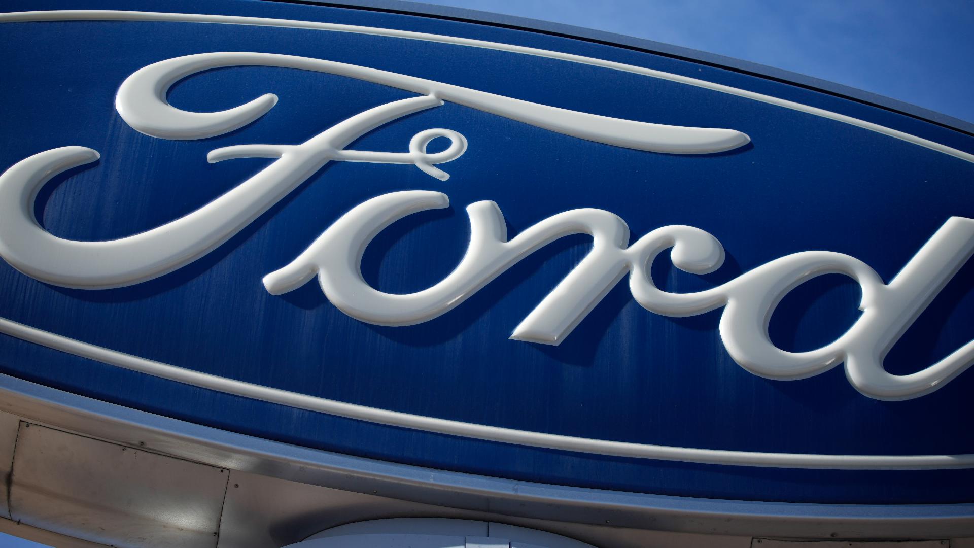 The Ford Motor Company is ditching its plan for a lineup of all-electric SUVs.