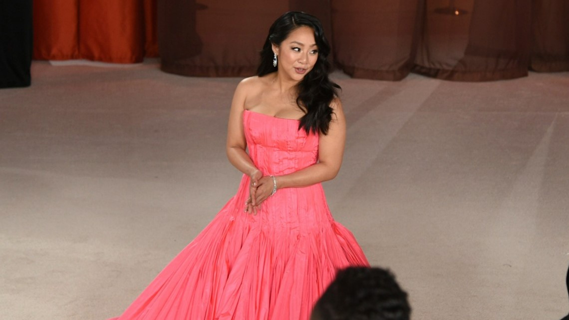 Oscars 2023 fashion: Stars arrive at red carpet