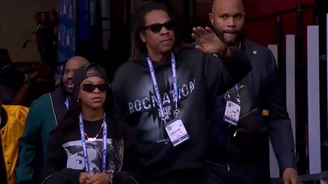 Jay-Z and Blue Ivy Carter Are a Cool Father-Daughter Duo at the 2023 Super  Bowl