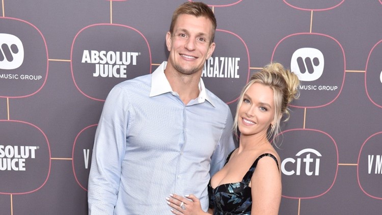 Camille Kostek Kisses Boyfriend Rob Gronkowski After Super Bowl Win