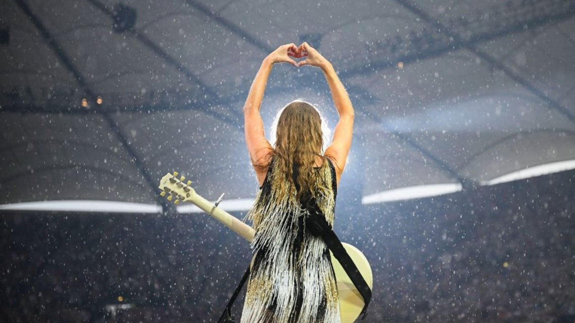 Taylor Swift Performs in the Rain During Hamburg Eras Tour