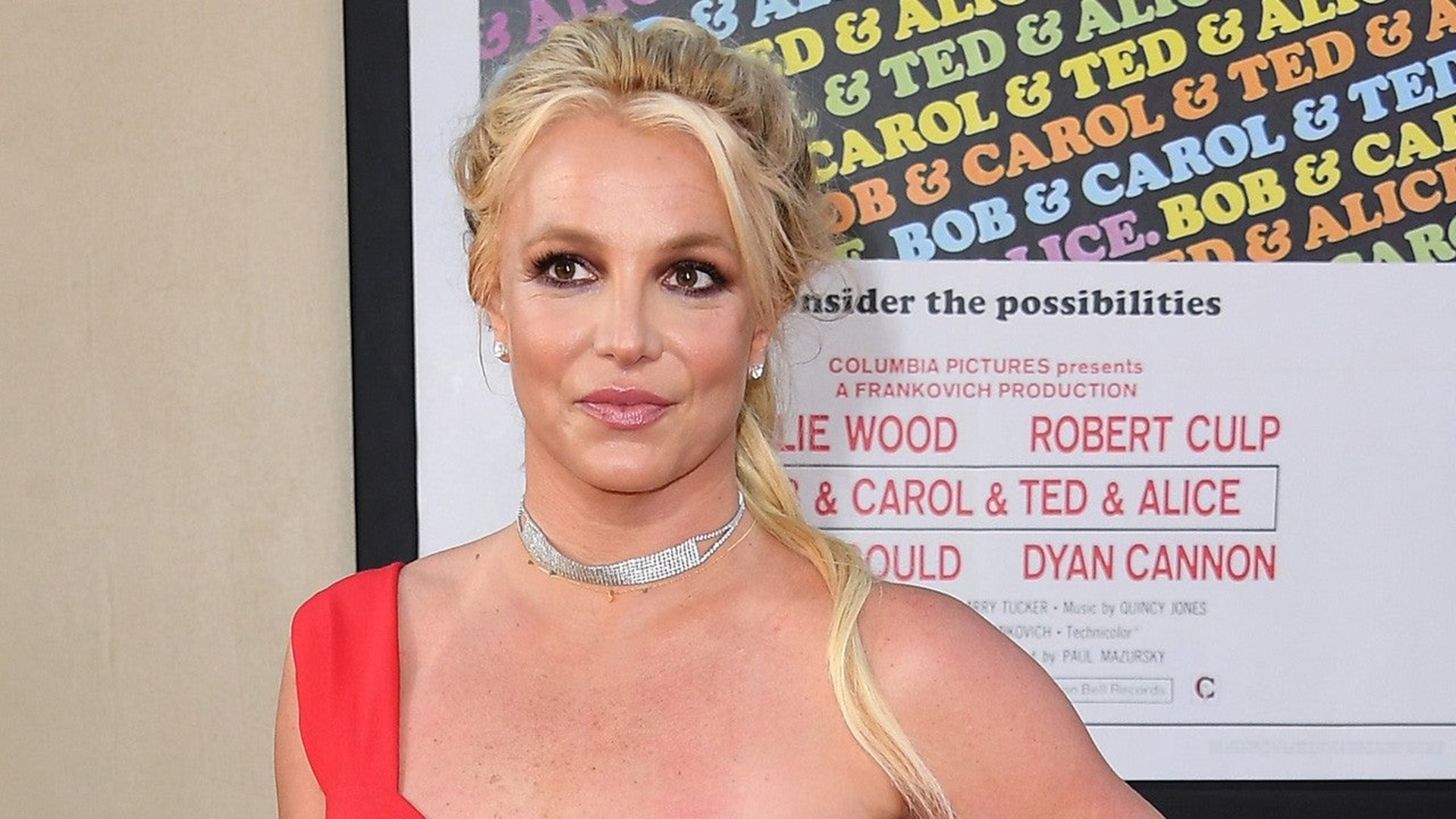 Britney Spears Shares Rare No-Makeup Look In Instagram Photos