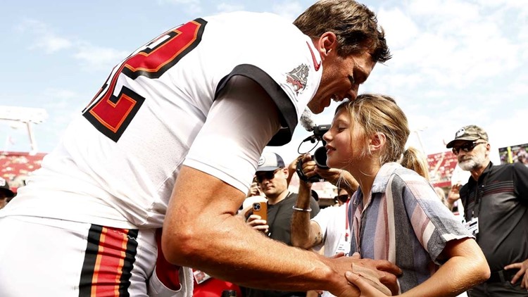 Tom Brady Gives Playful Warning to Anyone Who Dates His Daughter Vivian  When She's Older