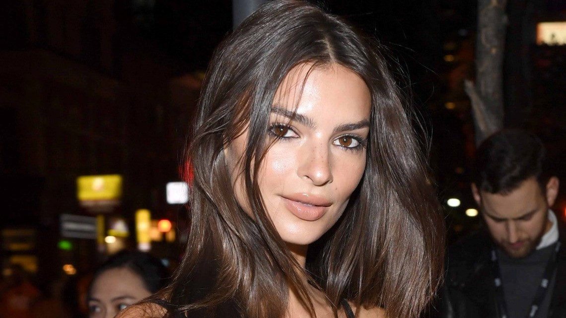 Emily Ratajkowski Poses Nude After Announcing Pregnancy Reveals Shes 20 Weeks Along 