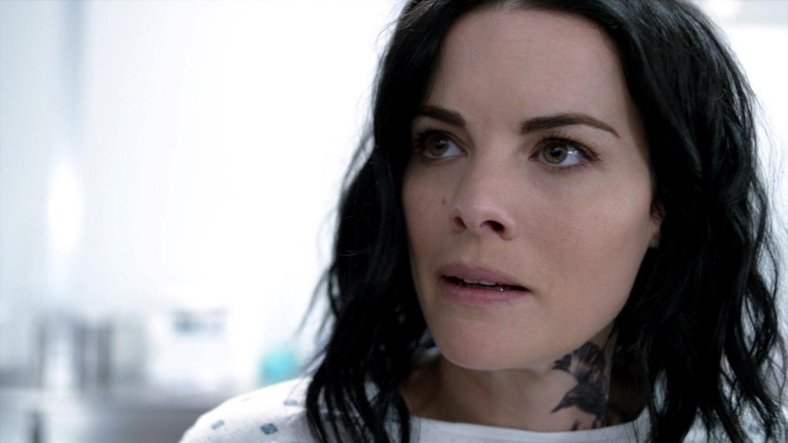 Blindspot Series Finale Sneak Peek Jane Discovers Shes Been Zipped 