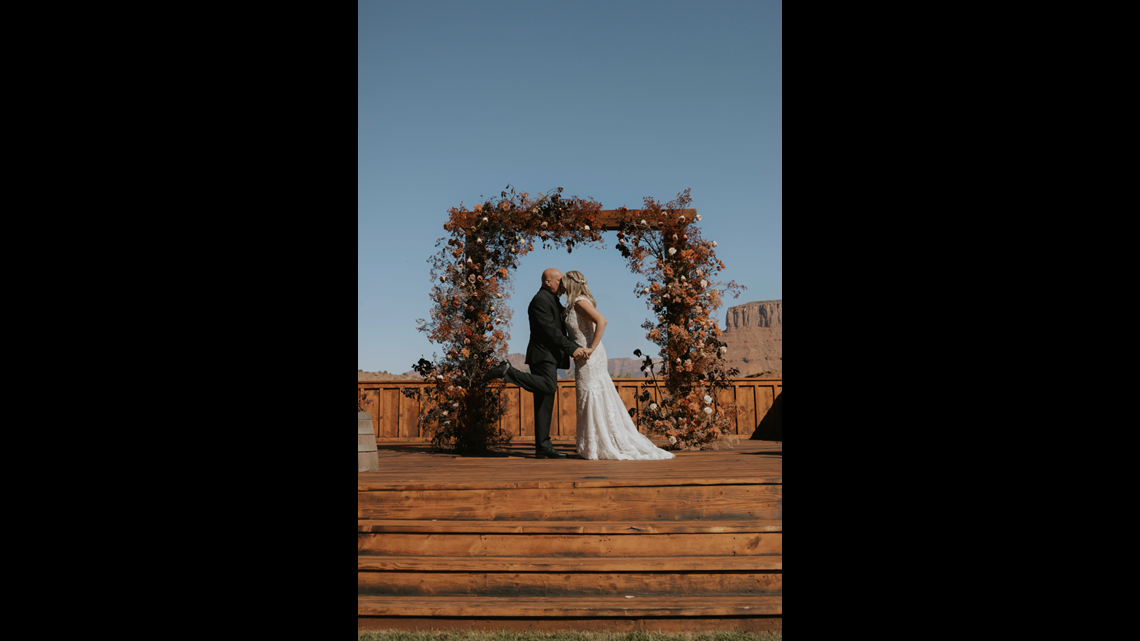 Sister Wives' Star Christine Brown's Wedding to David Woolley Included a  Foot-Popping First Kiss: Pics | kvue.com
