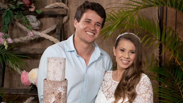 Bindi Irwin And Chandler Powell Take Fans Inside Their Wedding At The Australia Zoo Watch Kvue Com