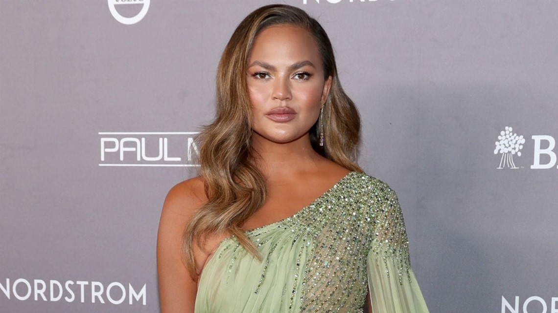 Chrissy Teigen Suffers Pregnancy Loss After Complications With Baby No. 3