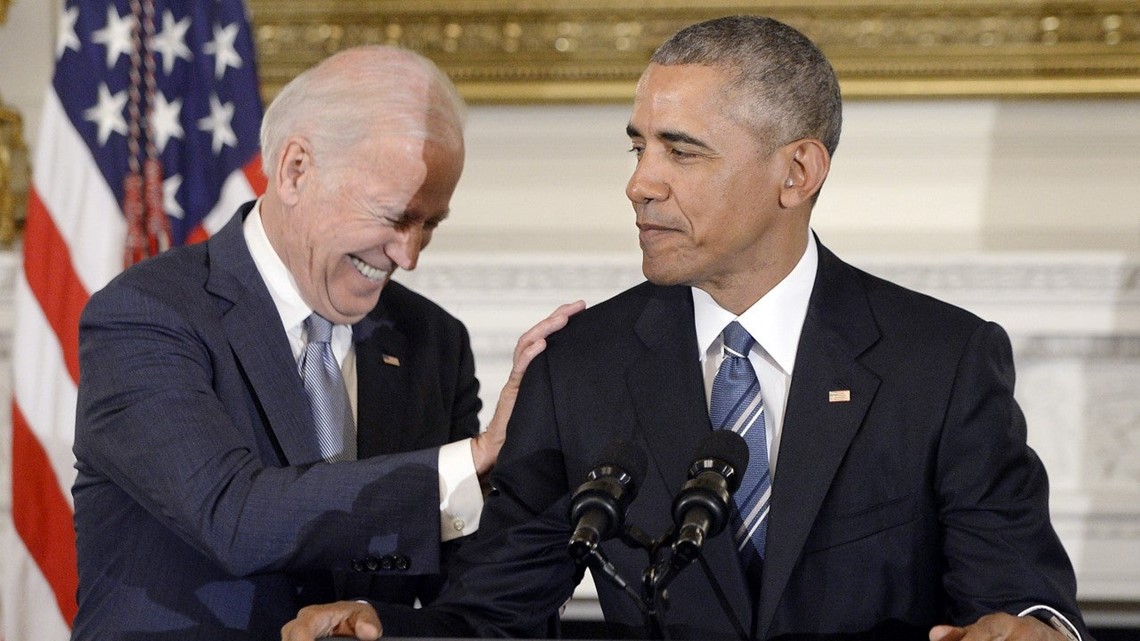 Sprout melodramatiske bakke Footage of Barack Obama Surprising Joe Biden With Medal of Freedom Gives  Twitter All the Feels | kvue.com