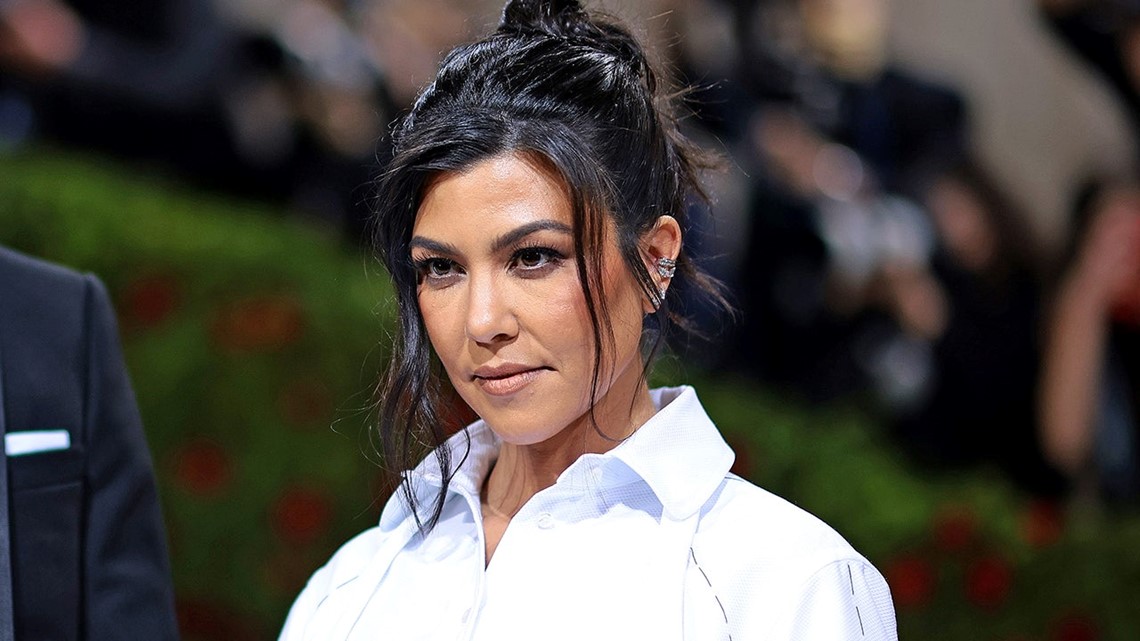Kourtney Kardashian Talks 'Pressure' to Bounce Back After Posting Post
