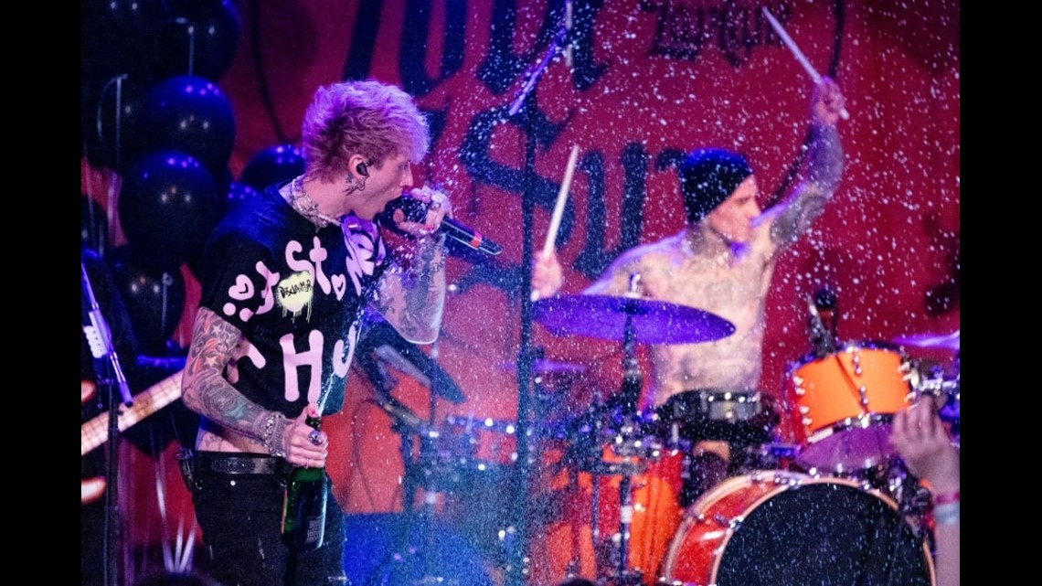 Travis Barker and Machine Gun Kelly Join Avril Lavigne Onstage for ...