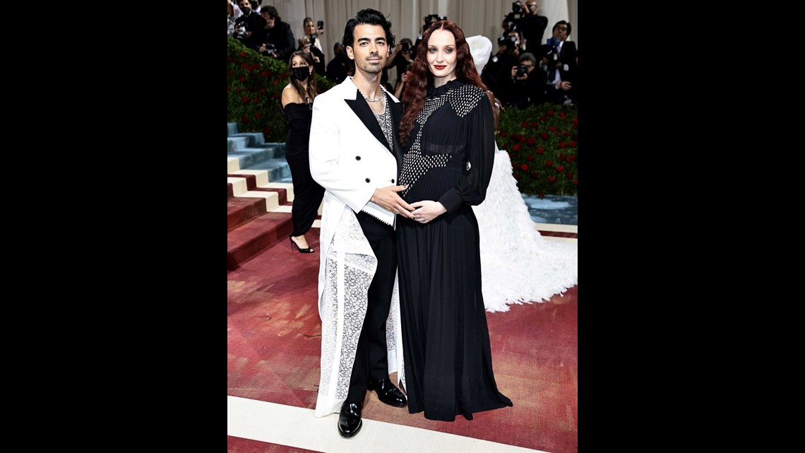 Sophie Turner Cradles Baby Bump at Met Gala With Joe Jonas