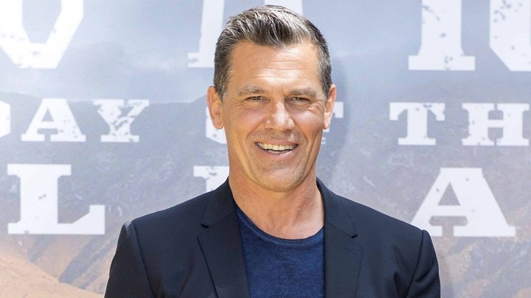 Josh Brolin posts very risque photo of his wife's backside on