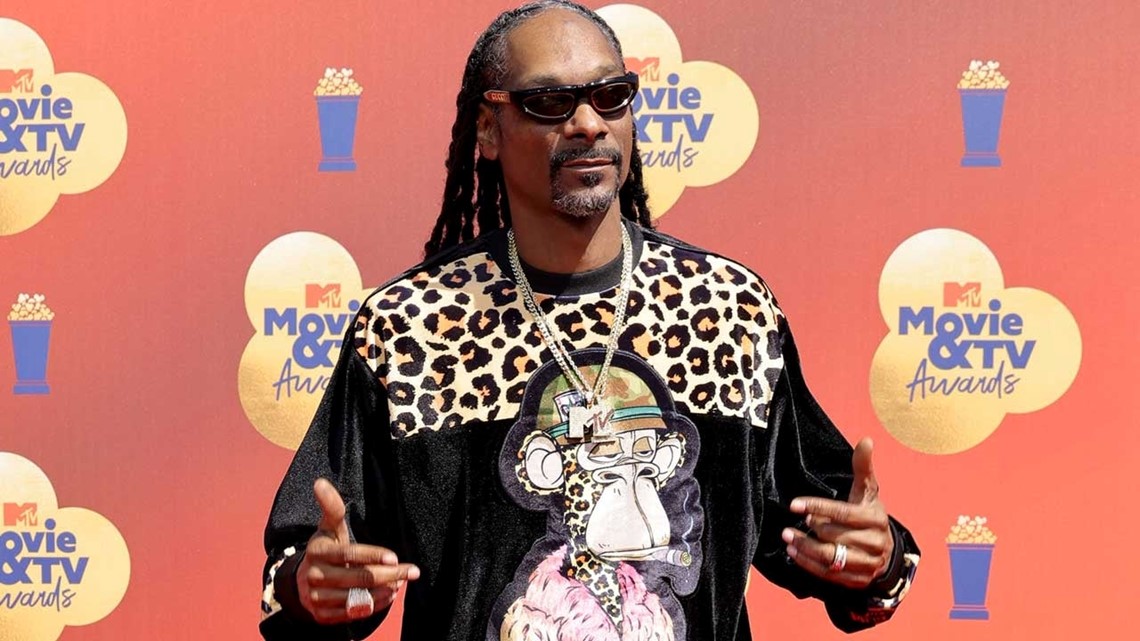 Snoop Dogg Says He's Not Smoking At 2022 MTV Movie & TV Awards: 'I've  Changed My Ways' (Exclusive)