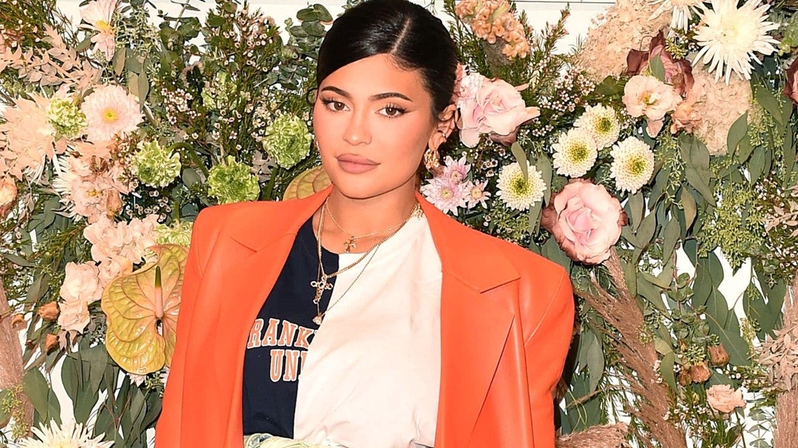 Kylie Jenner Shares Baby Shower Pics
