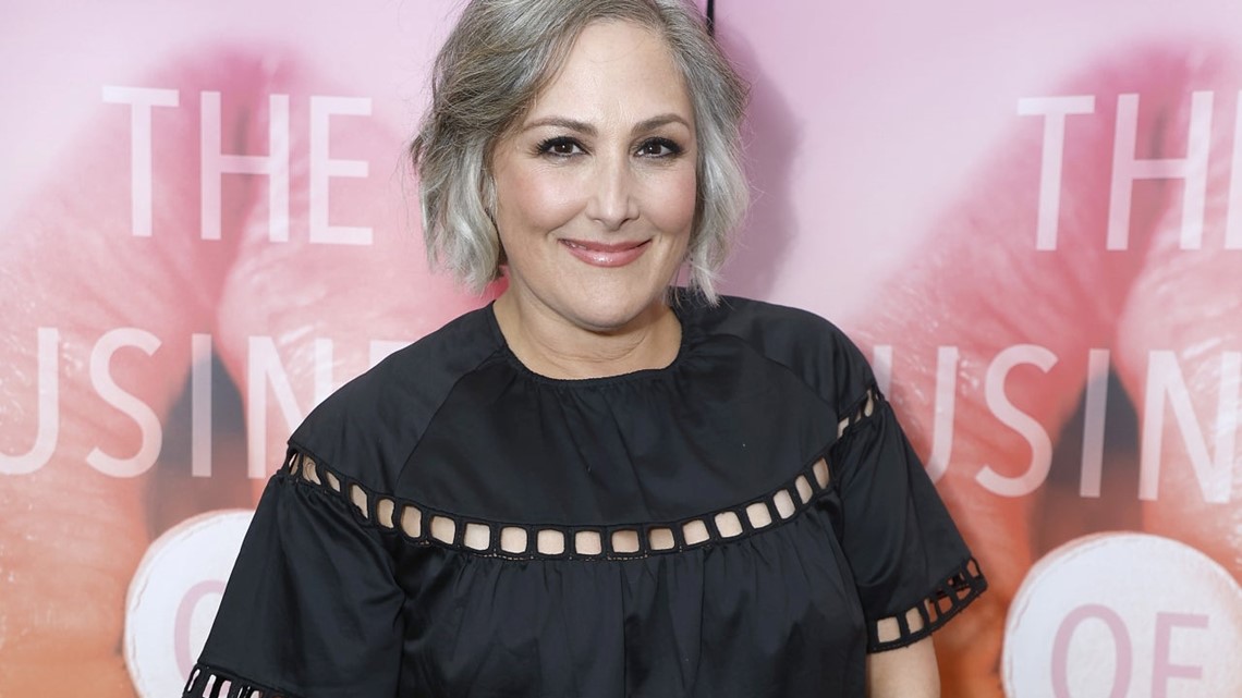 Ricki Lake Opens Up About Accepting Her Hair Loss After Keeping It