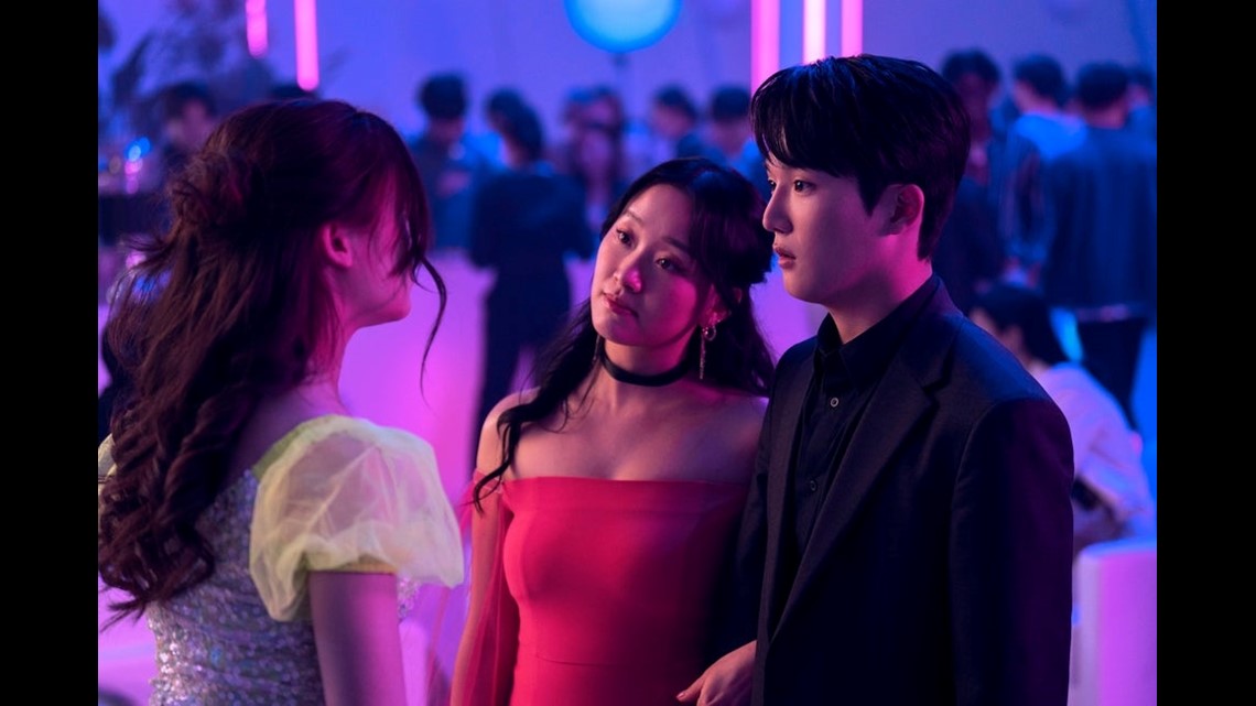 Uxlayotgan ayolni sikish videosi