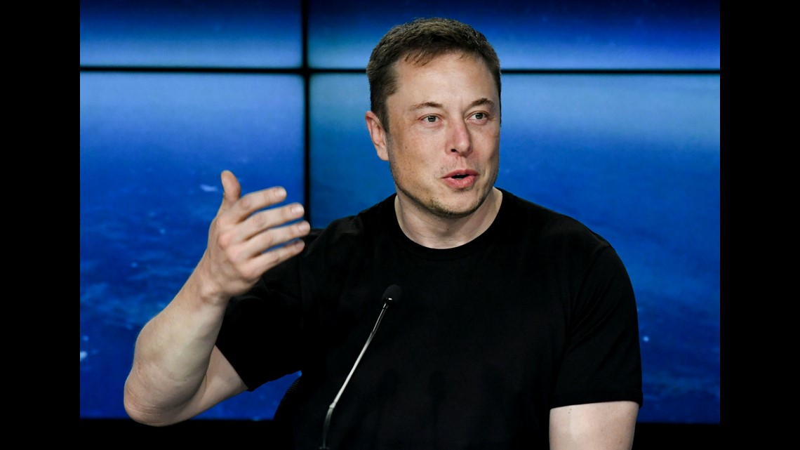 Tesla Shares Fall After News Chief Accounting Officer Has Resigned