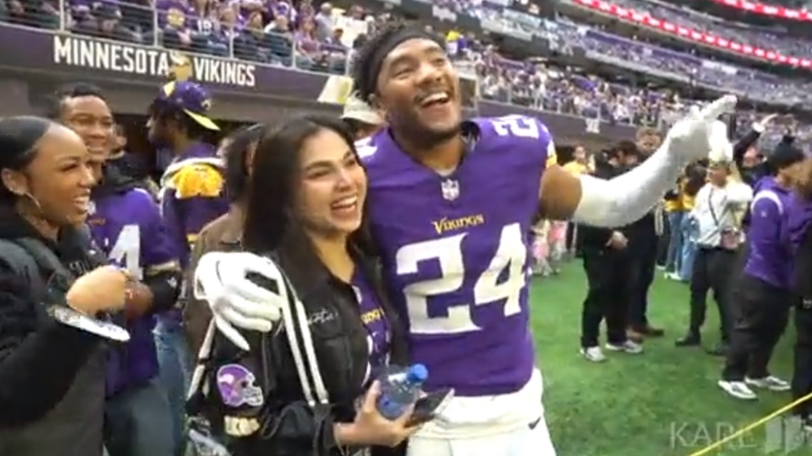 Vikings safety Cam Bynum's wife watches from sidelines | kvue.com