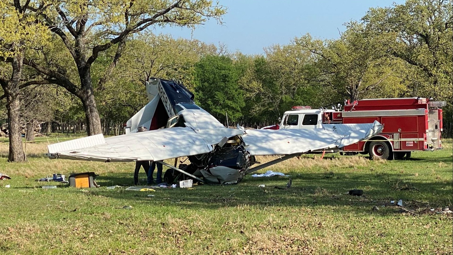 2 dead after plane crash near Marlin, Texas