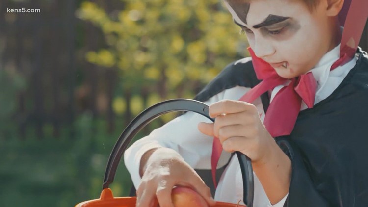CDC gives greenlight for kids to go trick-or-treating this year