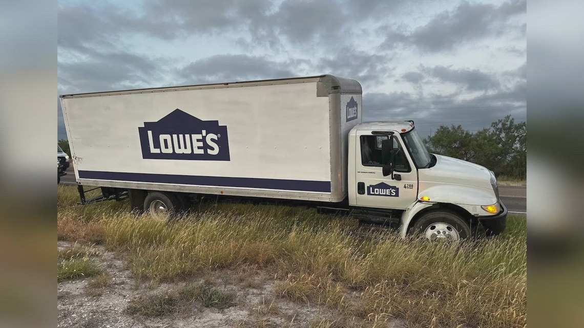 Fake Lowe's-branded truck used to smuggle migrants, DPS says | kvue.com