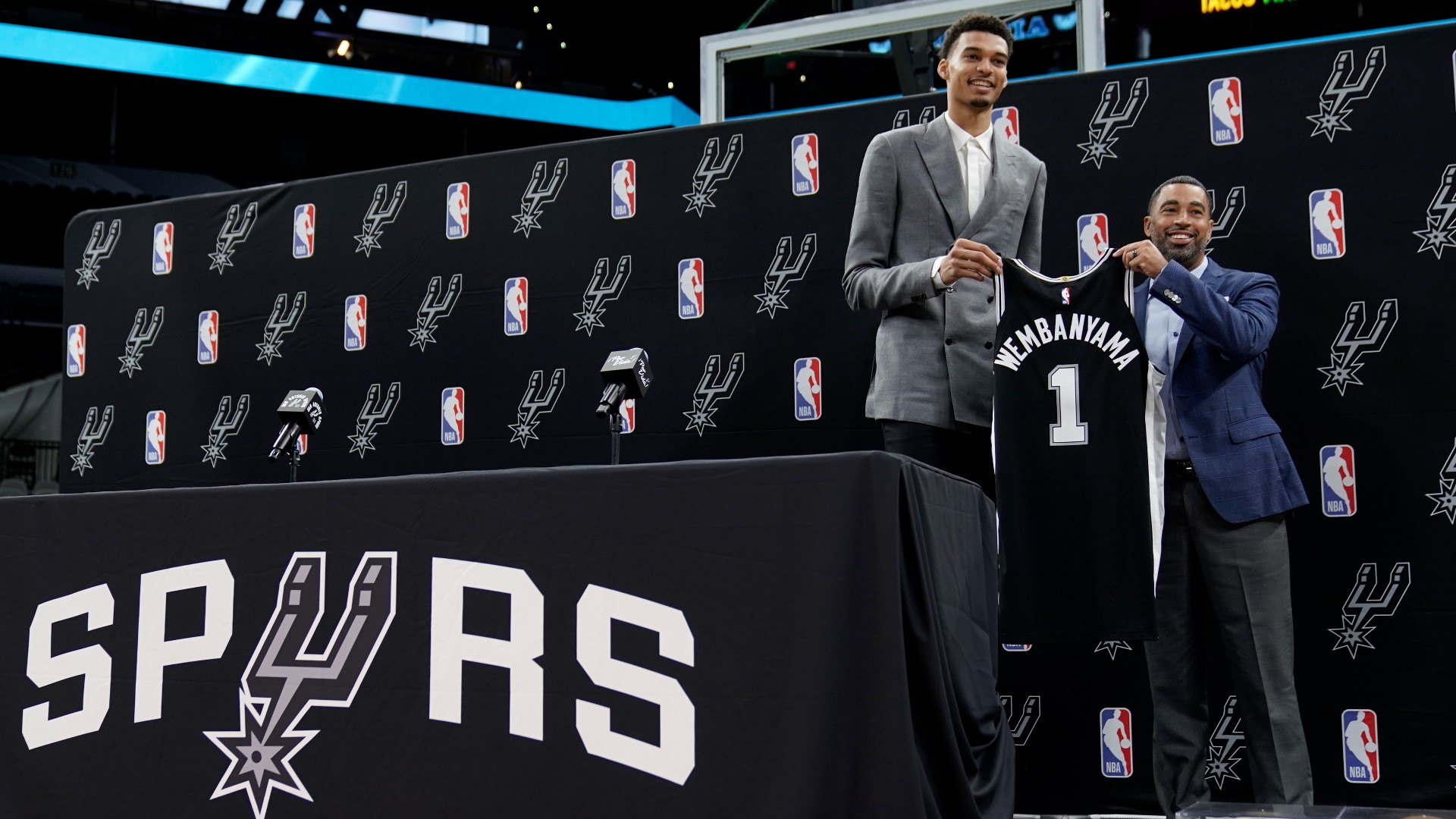 How tall is Victor Wembanyama? | kvue.com