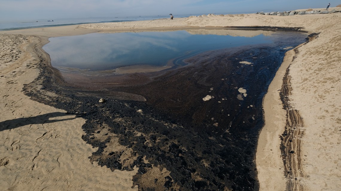 Massive oil spill in Huntington Beach, Southern California - Vimarsana News