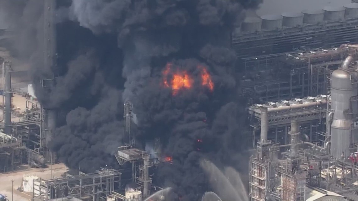 Texas sues Shell over Deer Park chemical fire in May - Vimarsana News