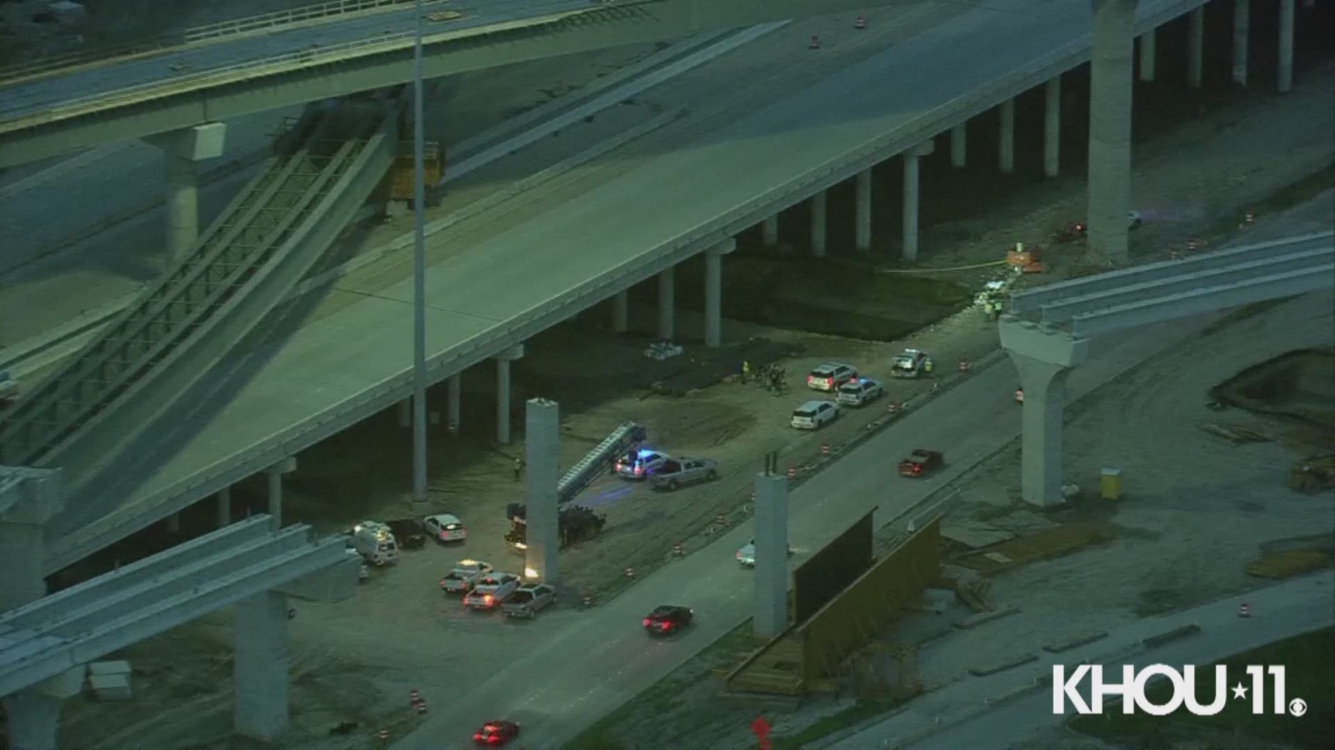A construction worker died after he fell from the Beltway 8 overpass near Highway 288 early Friday.