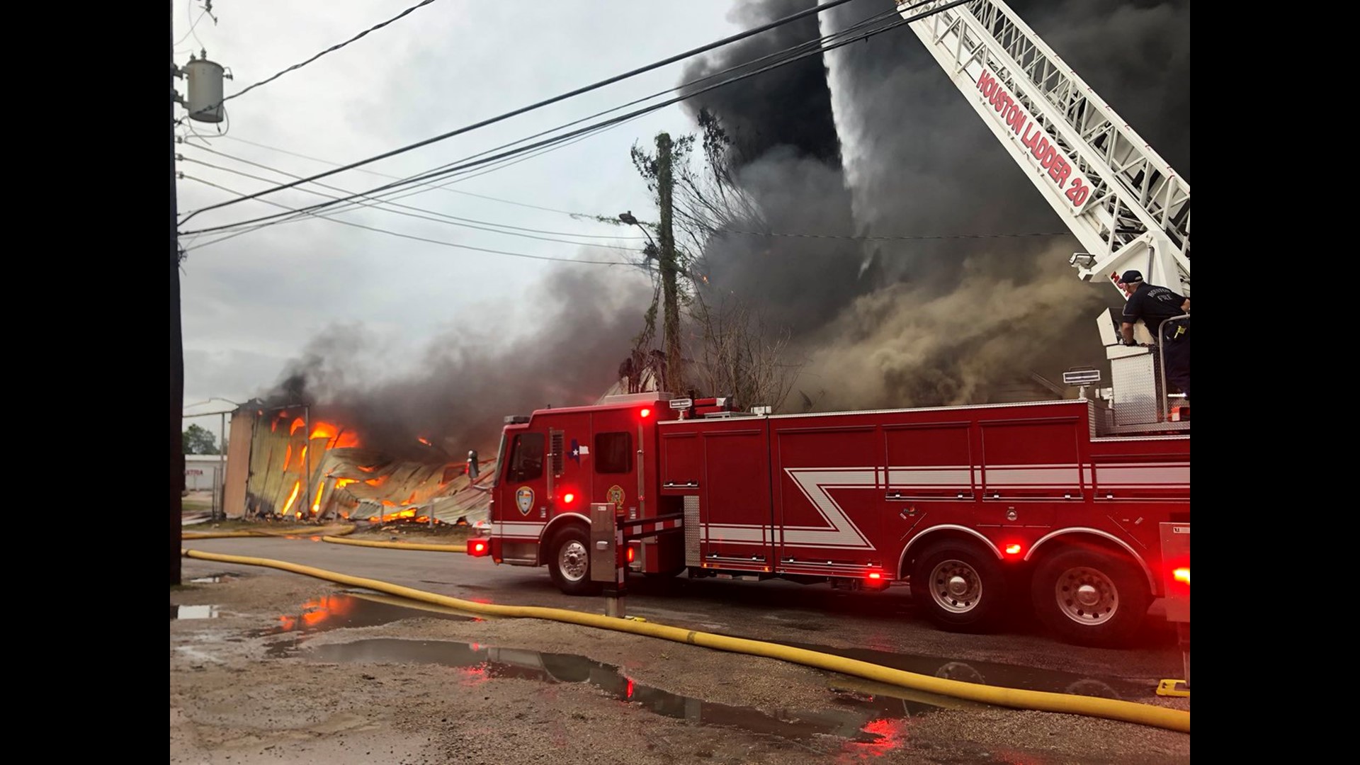 Massive warehouse fire in Second Ward spreads to homes | kvue.com