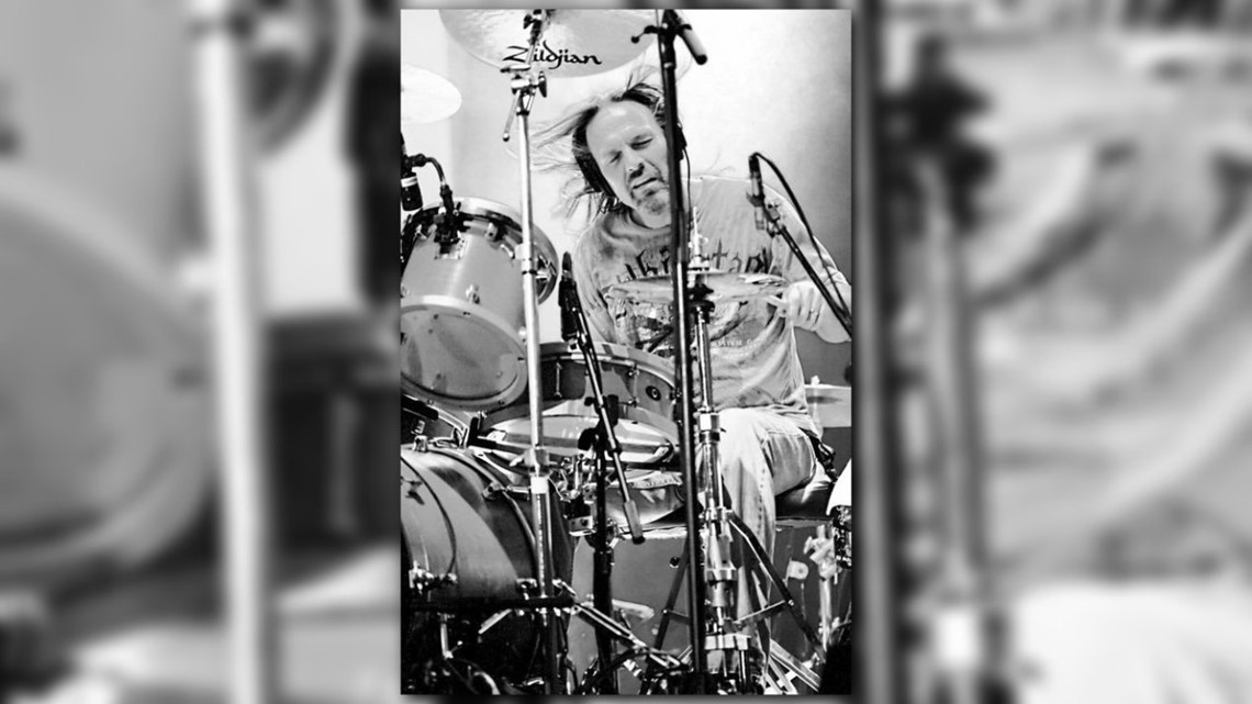 Strait's drummer, Mike Kennedy, killed in a car crash