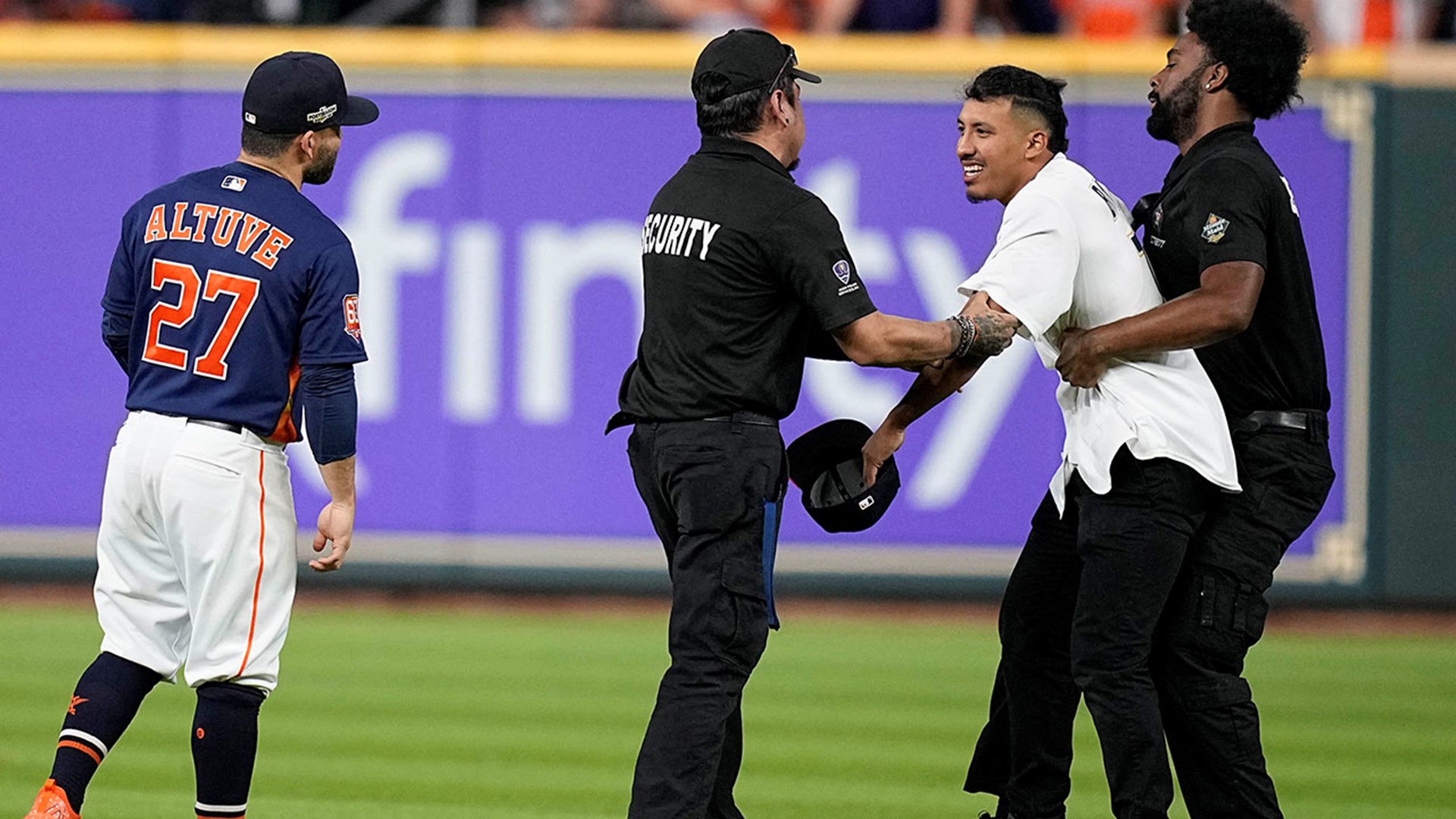 After the game, Altuve said that the fan told him the Astros needed to win.