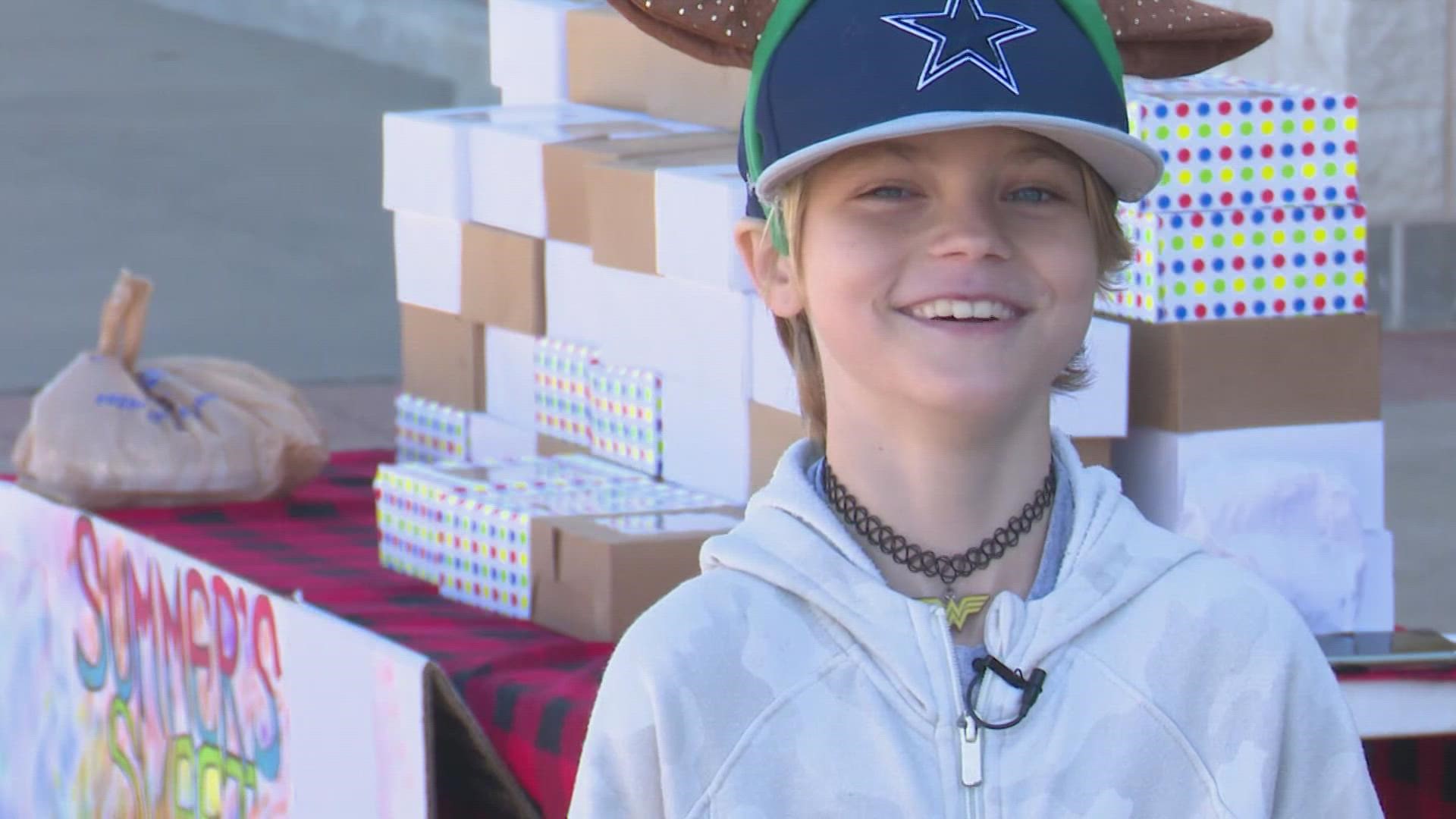A young Pearland student is stepping up to help foster kids in a big way. Summer Linn, 8, is turning cupcakes into Christmas gifts and has already adopted 13 kids.