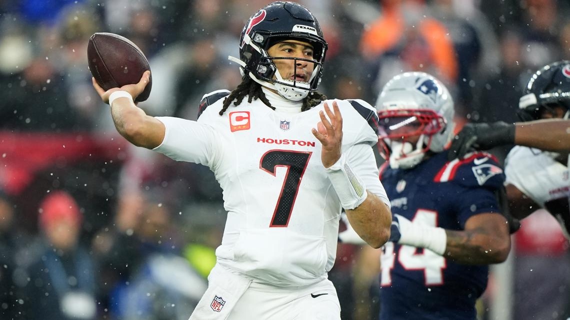 Texans' Stroud has rough first half, nears record territory for interceptions