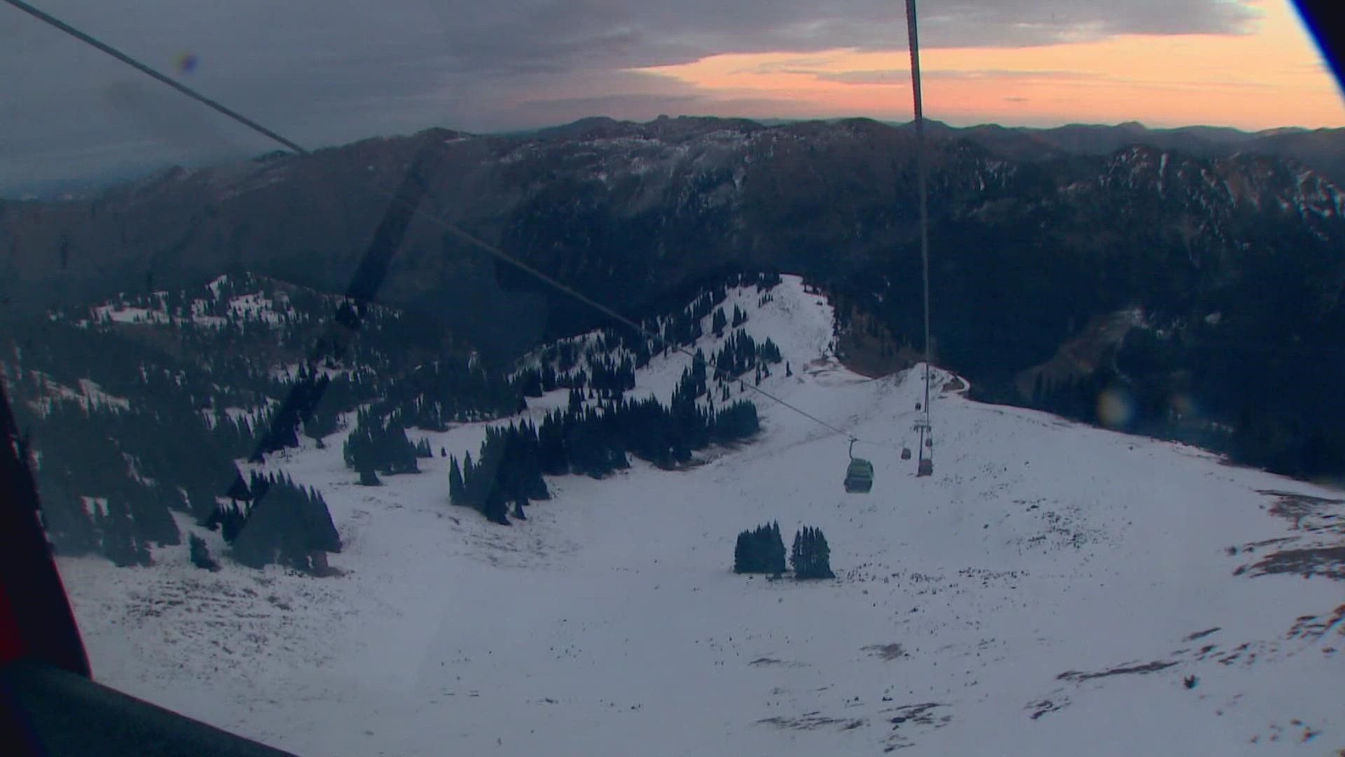 The avalanche that killed an Issaquah man is the result of a storm and buildup of a slab of snow sitting on a weaker layer below.