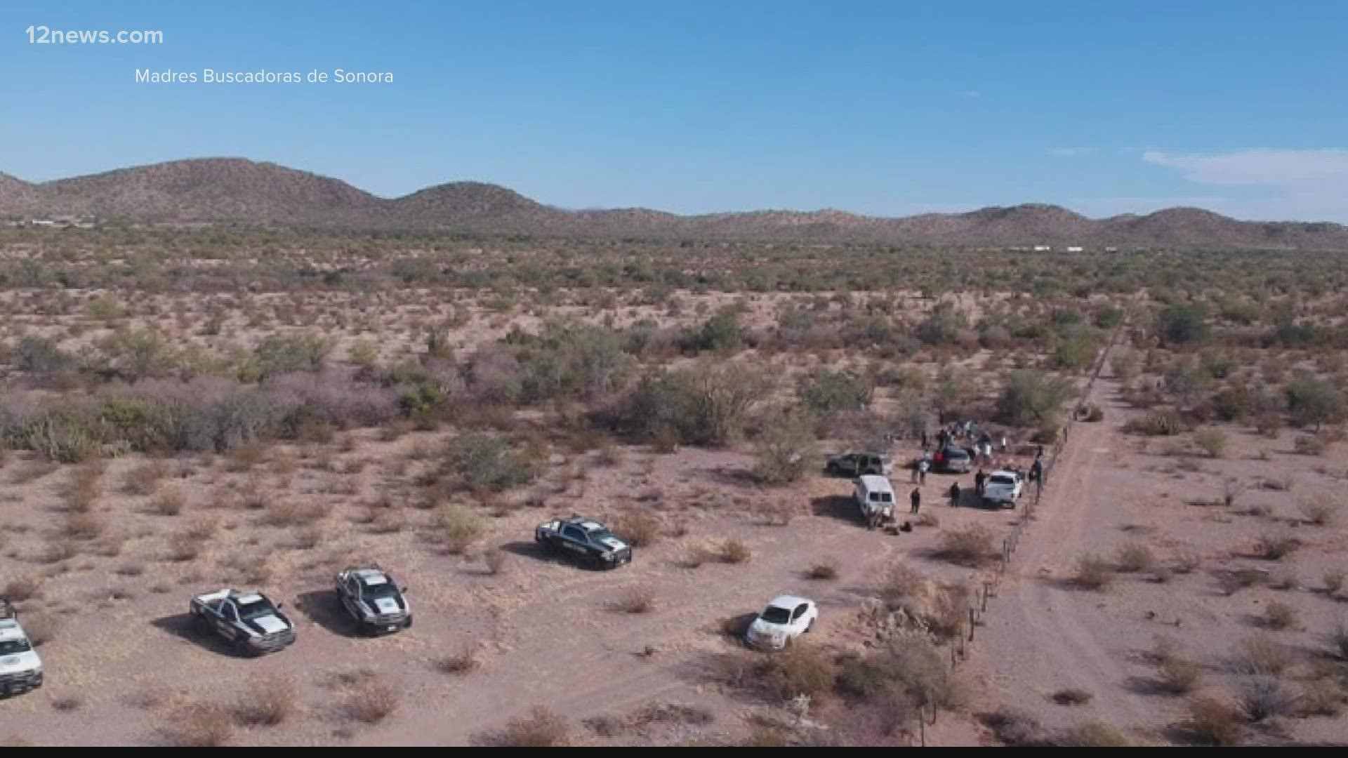 Mexican authorities say they have found 14 clandestine graves in the northern border state of Sonora.