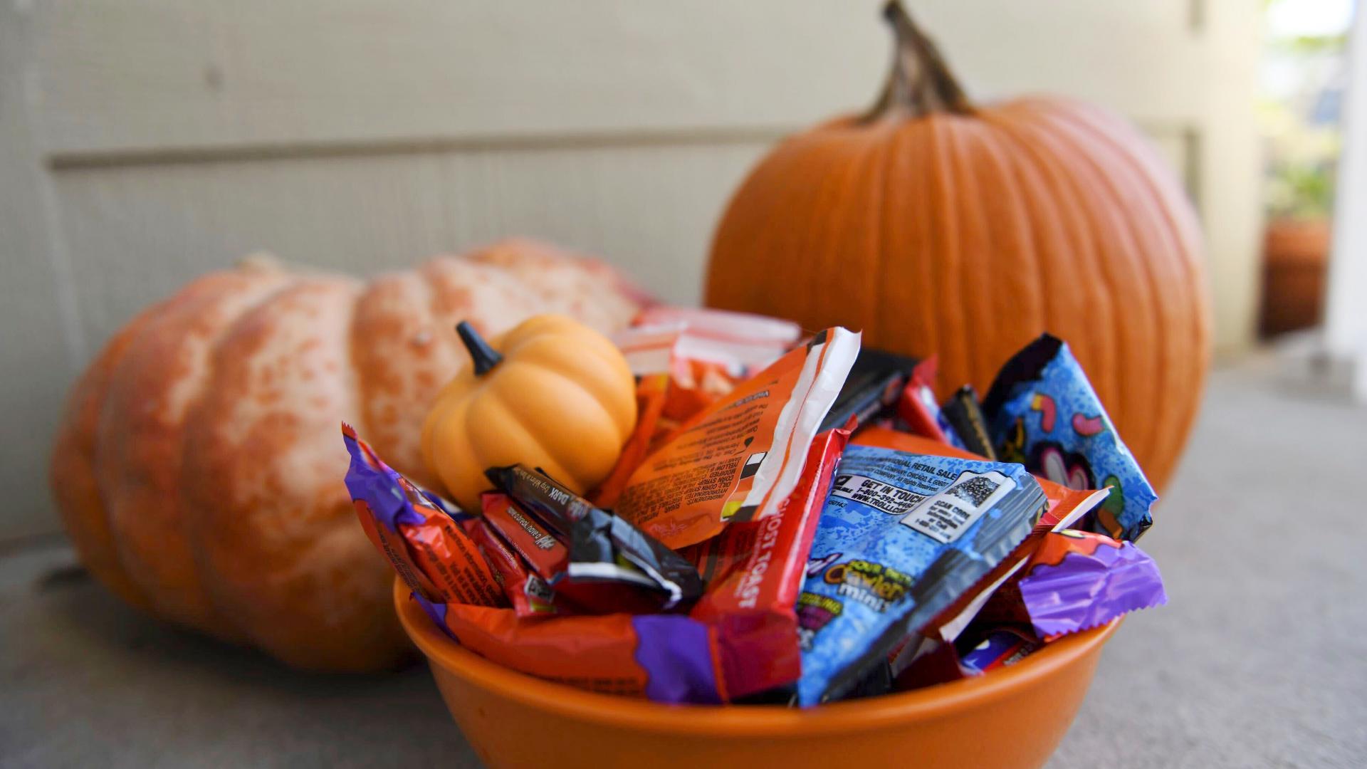 You've probably heard warnings of razor blades, needles and other dangerous items found in Halloween candy, but how often does this happen? 