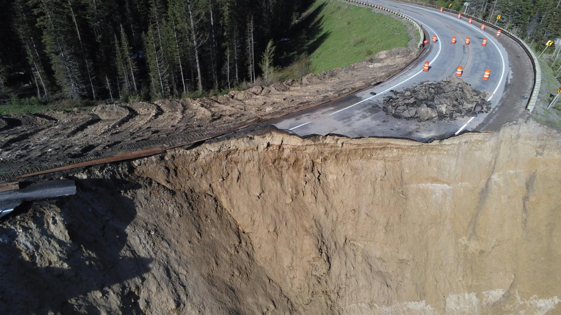 Wyoming landslide Large chunk of road on Teton Pass collapses