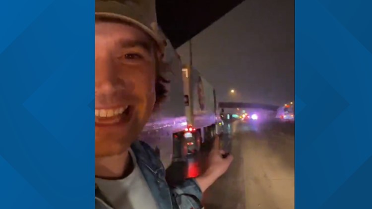 Hanson's tour bus hit by truck in Colorado