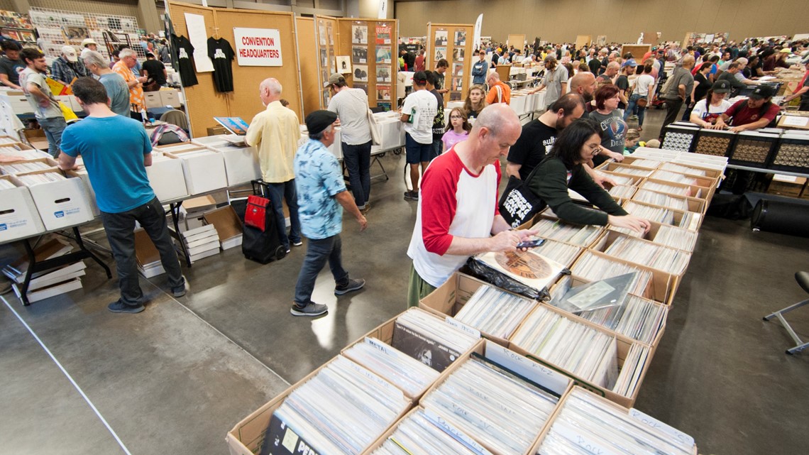 Largest Vinyl Record Sale In The U S Happening In Austin This Weekend largest-vinyl-record-sale-in-the-u-s-happening-in-austin-this-weekend