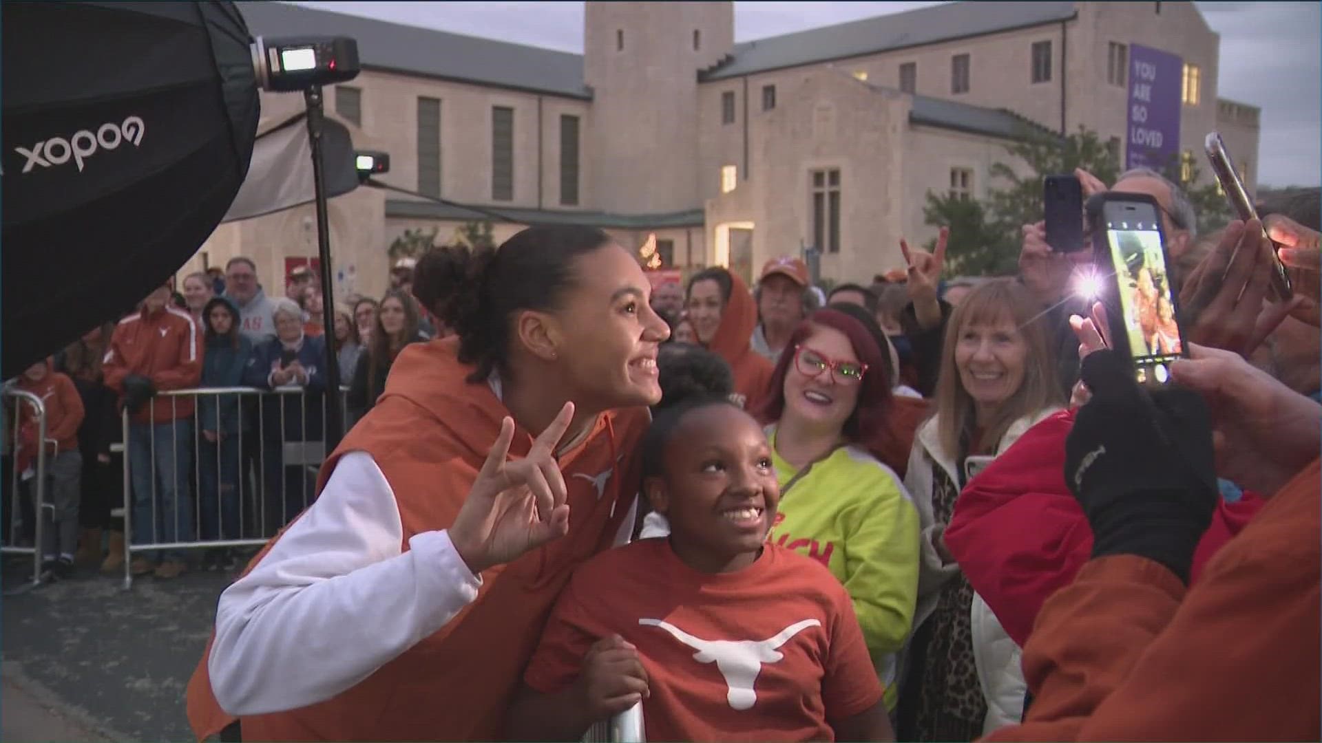 The Texas volleyball team returned home from Omaha as national champions. They were greeted by hundreds of Longhorn volleyball fans.