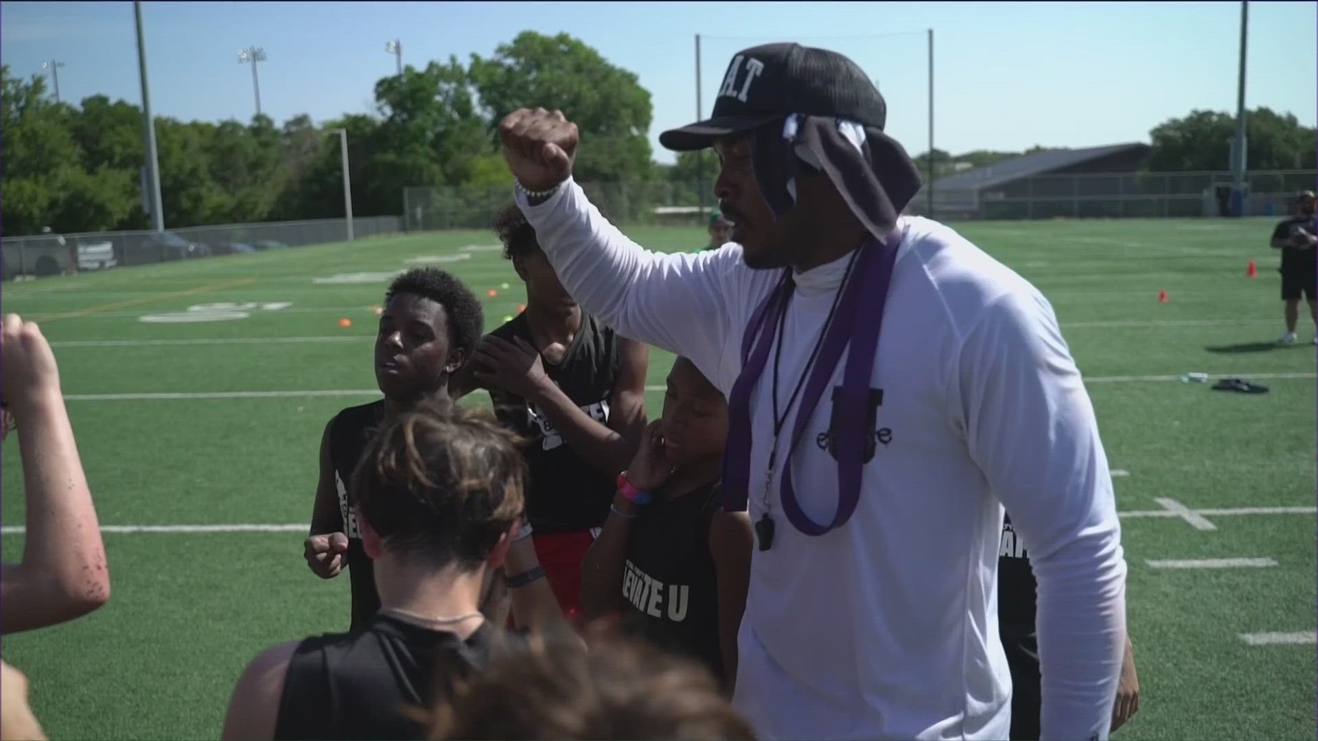 Jermichael Finley hosts youth football camp at Westlake