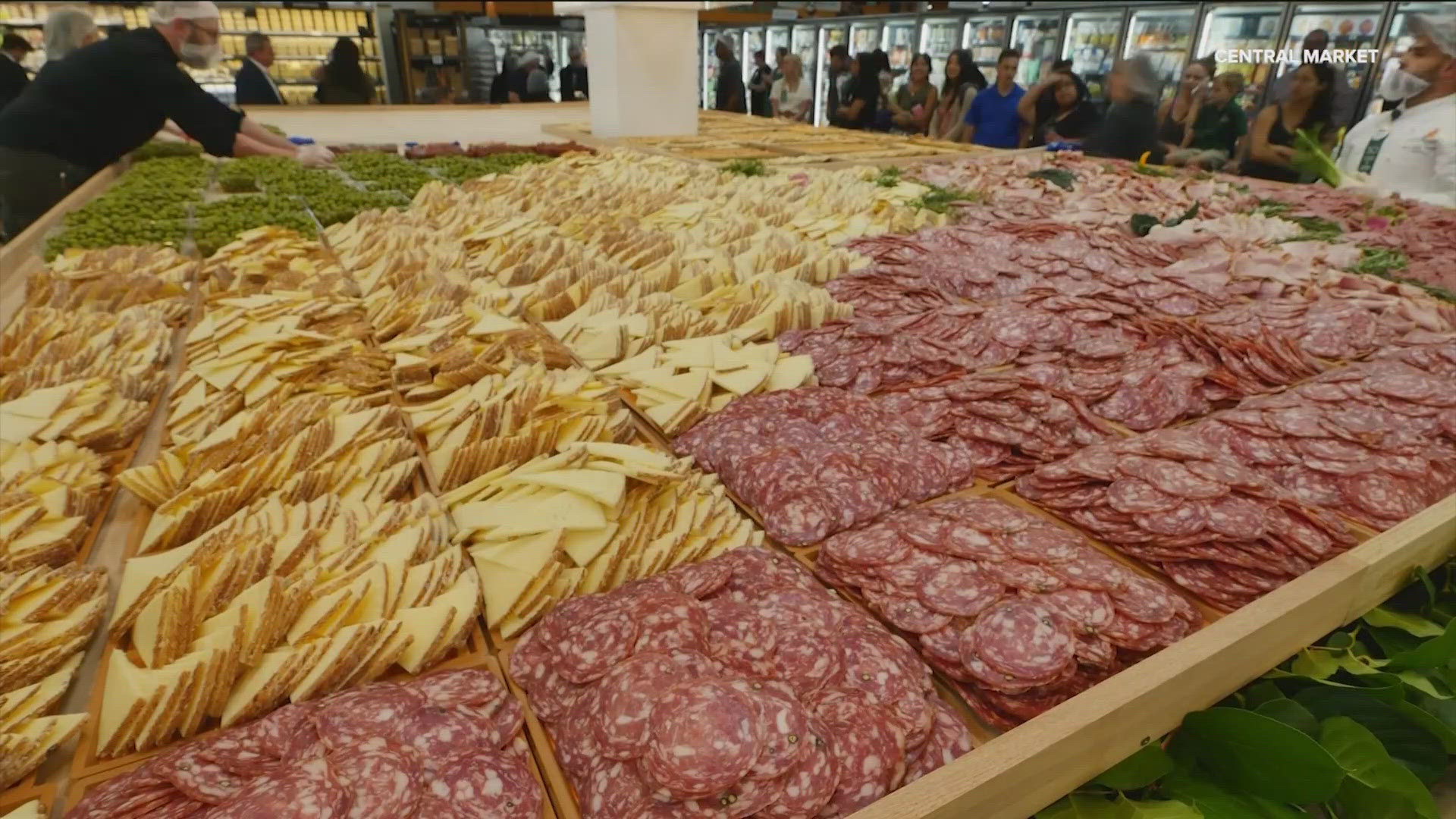 The board featured 540 pounds of meat, 240 pounds of cheese and 130 pounds of fruit.