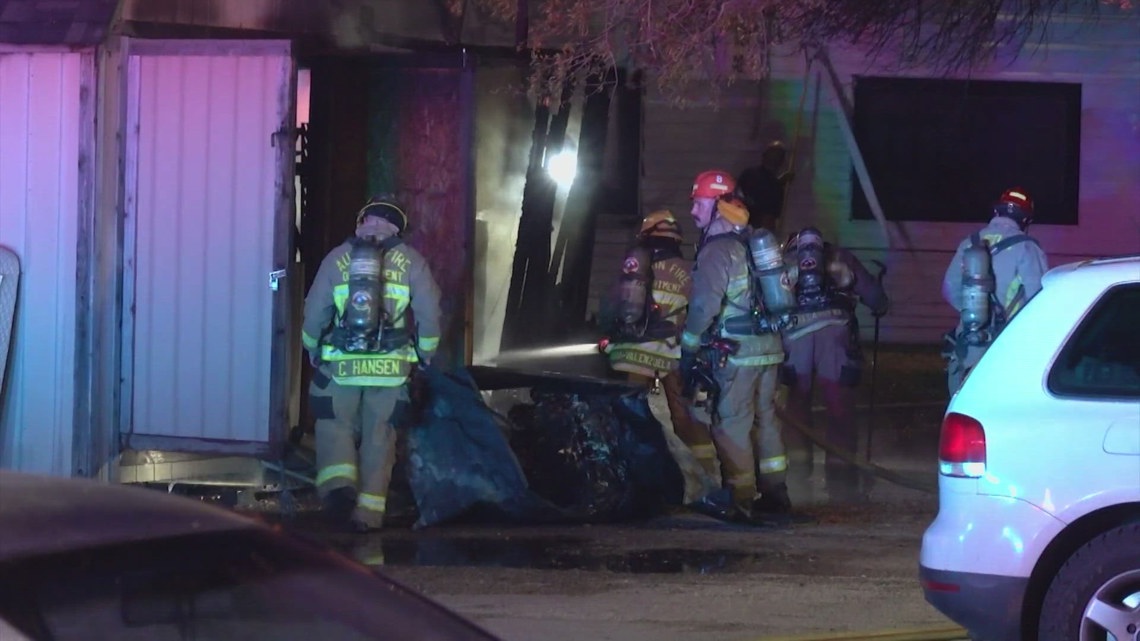 Residents evacuated from North Austin apartment complex after shed fire ...