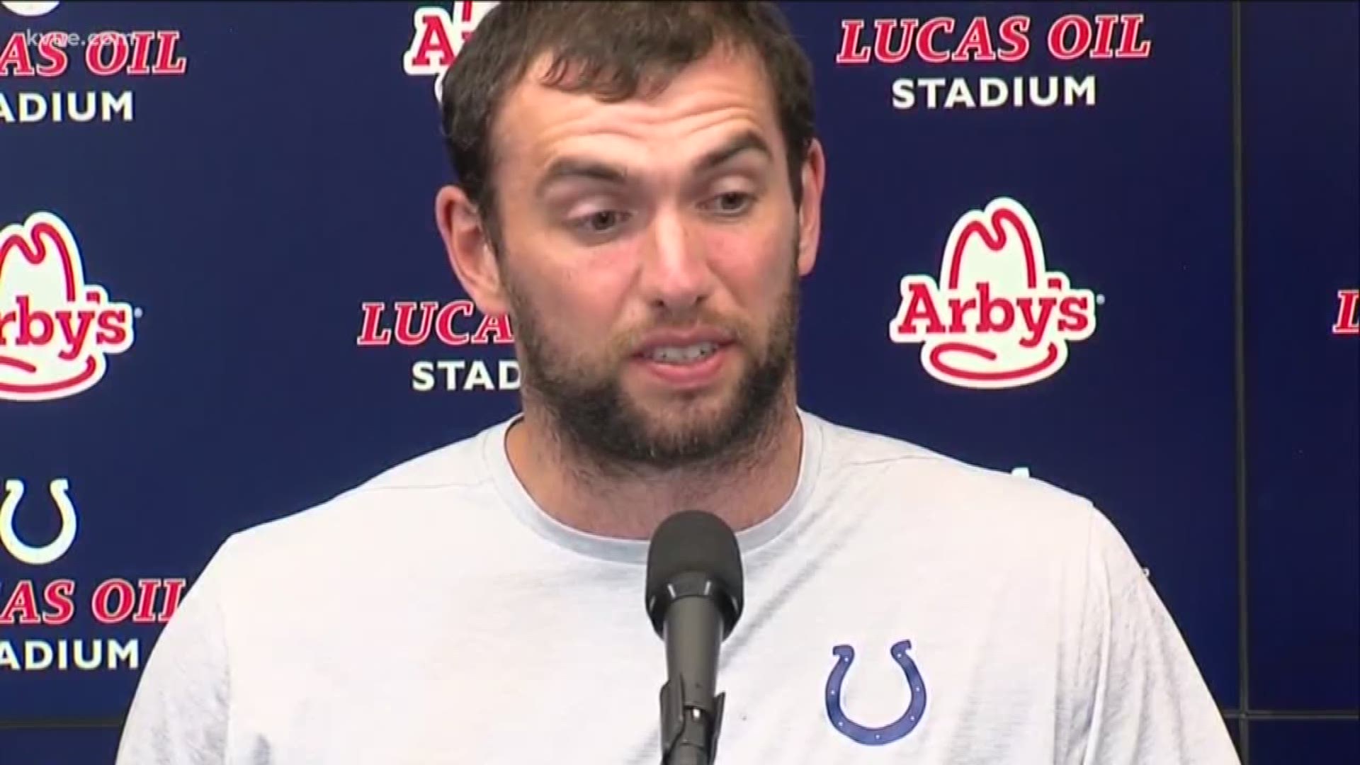 Indianapolis Colts fan burns Andrew Luck jersey after retirement